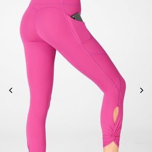FABLETICS OASIS HIGH-WAISTED TWIST MOISTURE WICKING LEGGINGS NWT,SIZE L..PINK!😍